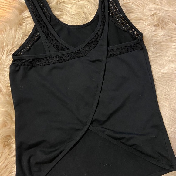 Fabletics Workout Set - Picture 3 of 3